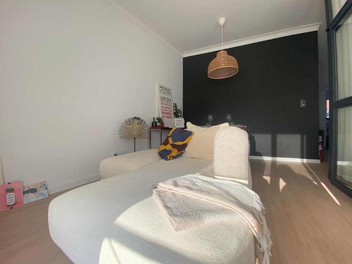 Lisbon, Renovated T2 Apartment Portas De Benfica Амадора Екстериор снимка