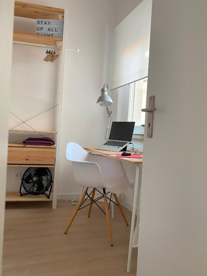 Lisbon, Renovated T2 Apartment Portas De Benfica Амадора Екстериор снимка